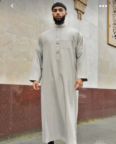 Islam Men Fashion, Arab Street Style, Arab Thobe Men Style, Wedding Thobe Men, Arab Fashion Men, Mens Thobe Outfit, Arabic Outfit Men, Thobes Men Arab, Muslim Men Fashion