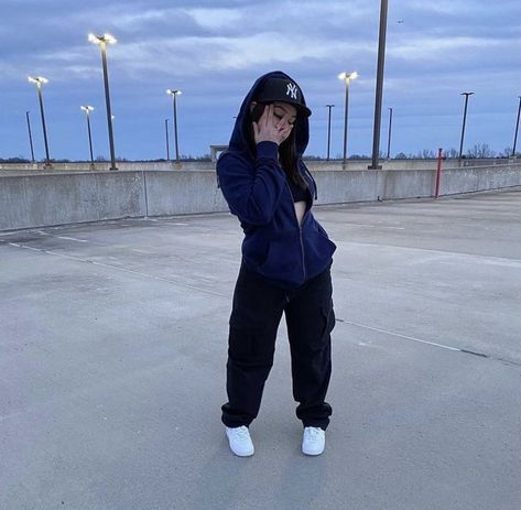 Bummy Outfit Ideas, Pro Club Outfits Girl, Binnie Hat Outfits, Latina Outfits Casual, Baddie School Outfits, Fitted Hat Outfit, Drip Outfits Women, Star Coquette, Bruh Girl Outfits