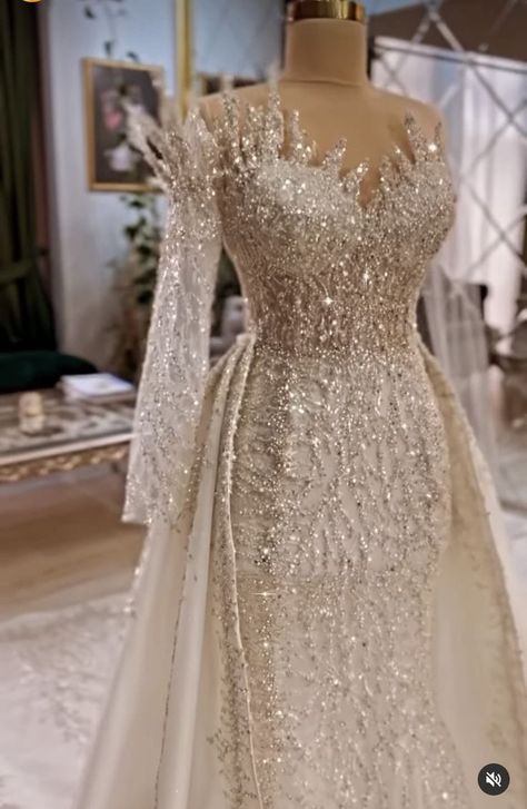 Evening long gowns Gold Engagement Dress, Lace Dinner Dress, Court Gown, Indian Wedding Reception Outfits, Rose Prom Dress, Bride Dress Simple, Long Gowns, Classy Wedding Dress, Dinner Dress Classy