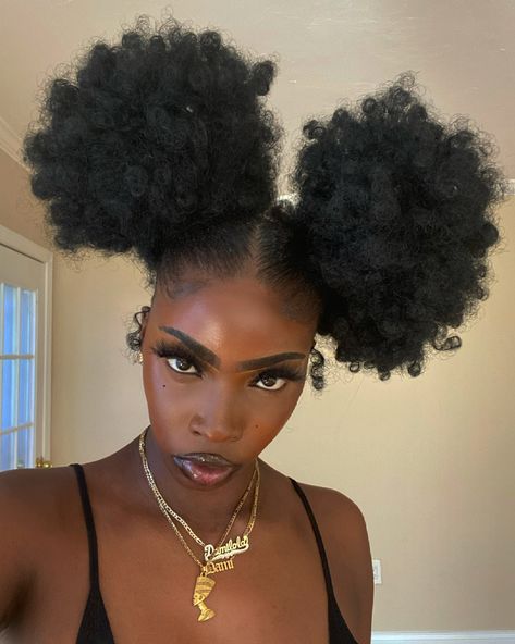 CD on Twitter: "Good afternoon… " Afro Puff Hairstyles, Dark Skin Models, Face Ideas, Hair Puff, Pelo Afro, Hair Laid, Penteado Cabelo Curto, Afro Hairstyles, Black Girls Hairstyles