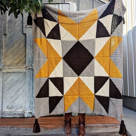 Crochet Quilt, Crochet Afghans, Barn Quilt, Barn Quilts, Yarn Projects, Crochet Home, Mellow Yellow, Crochet Granny, Crochet Blanket Patterns