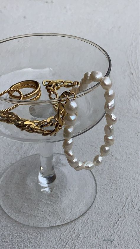 Jewelry Content, Pearl Aesthetic, Jewellery Photo, Theme Board, Jewellery Aesthetic, Jewellery Photography Inspiration, Jewellery Business, Jewelry Photography Styling, Jewelry Photoshoot