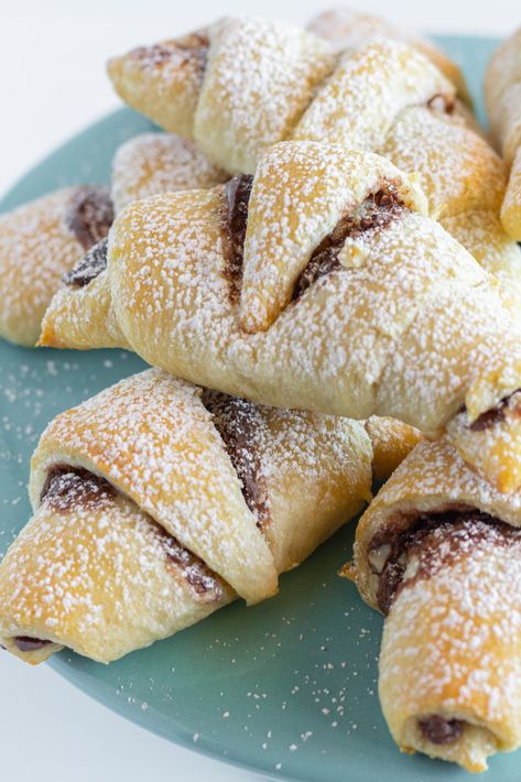 Nutella Crescent Rolls, Pillsbury Crescent Recipes, Nutella Rolls, Crescent Rolls Recipe, Crescent Roll Breakfast Recipes, Practically Homemade, Crescent Recipes, Breakfast Crescent Rolls, Easy Family Recipes