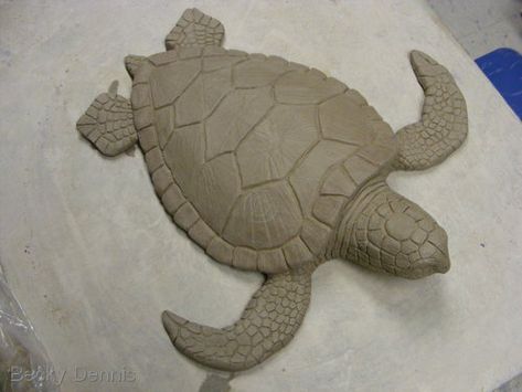 Sea Turtle Pottery Ceramics, Ceramic Turtle Sculpture, Ocean Clay Sculpture, Pottery Turtle Ideas, Sea Turtle Clay Sculpture, Turtle Pottery Ideas, Sea Turtle Ceramics, Sea Turtle Sculpture, Ceramic Sea Turtle