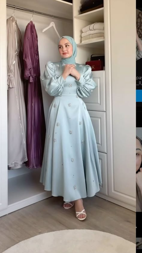 Dressy Fashion Outfits, Modesty Dress, Detail Couture, Modest Dresses Fashion, Kebaya Dress, Soiree Dress, Muslim Outfits Casual, Fashion Top Outfits, Mode Abaya