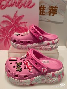 Bling Slippers, High Heel Crocs, Fluffy Shoes, Health Fitness Food, Pink Crocs, Crocs Fashion, Sneaker Outfits Women, Cute Nike Outfits