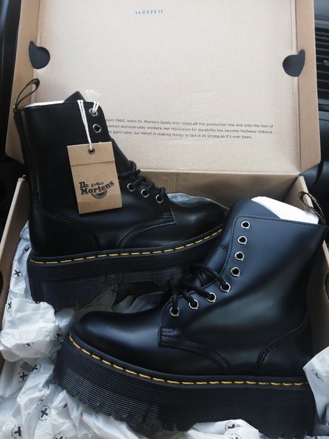 Dr Martins Aesthetics, Dc Martens Aesthetic, Doc Martens Platform Boots, Dr Martens Aesthetic, Dr Marten Shoes, Doc Martens Aesthetic, Doc Marten Platform, Doc Martens Platform, Platform Docs