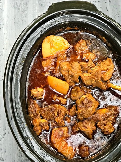 Slow Cooker Mutton Recipes, Indian Slow Cooker Recipes, Indian Slow Cooker, Mutton Stew, Mutton Curry Recipe, Mutton Chops, Mutton Curry, Carnivore Recipes, Slow Cooked Meat