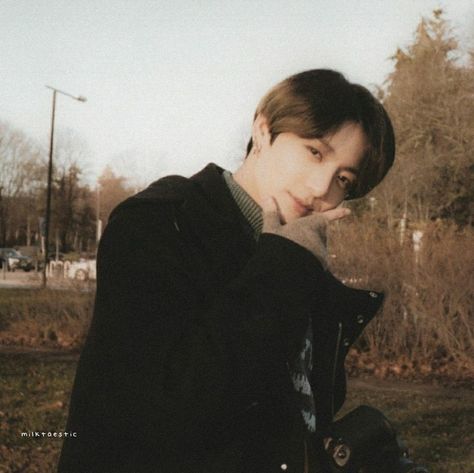 Vintage Polaroid, Jungkook Aesthetic, Bts Aesthetic Pictures, Jungkook Abs, Kim Taehyung Wallpaper, Brown Aesthetic, Korean Idol, Jungkook Cute, Cute Poses