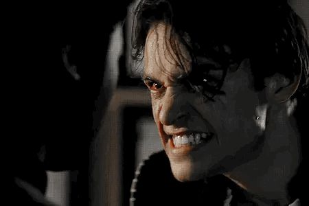 Thomas Doherty Vampire, Thomas Doherty Legacies, Vampire Aesthetic Gif, Thomas Doherty Gif, Damon And Klaus, Sebastian Legacies, Vampire Gif, Vampire Diaries Books, Twilight Saga New Moon