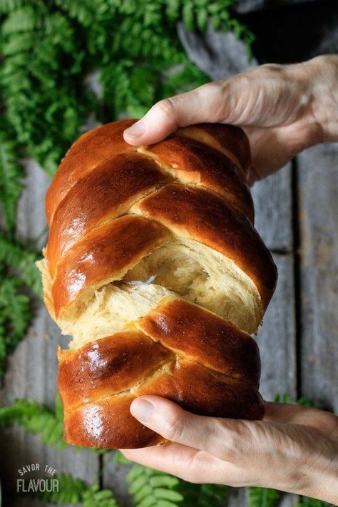 How to Make Easy Challah Bread: get the recipe for this soft, sweet bread made with honey and olive oil. It’s surprisingly simple to braid the 5 strands of challah dough into a stunning centerpiece for an Easter brunch or Jewish Sabbath meal! | www.savortheflavour.com #challah #braids #bread #easter #recipe One Bowl Bread Recipe, Yeast Sweet Bread Recipes, Easy Sunday Desserts, Chala Bread Recipe, Best Challah Bread Recipe, Brunch Bread Recipes, Sabbath Dinner Ideas, Sabbath Meal Ideas, Sabbath Bread