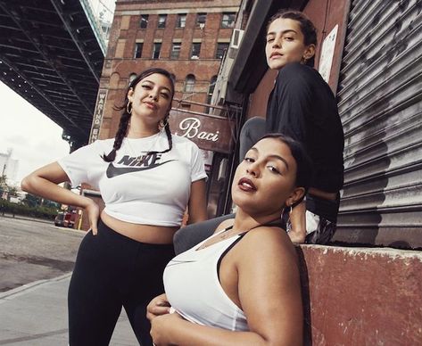 Nike just launched its first-ever plus-size activewear line – Well+Good Nike Campaign, Nike Plus Size, Activewear Photoshoot, Fitness Shoot, Sport Videos, Closed Kitchen, Bra Video, Sport Chic Style, Shape Magazine