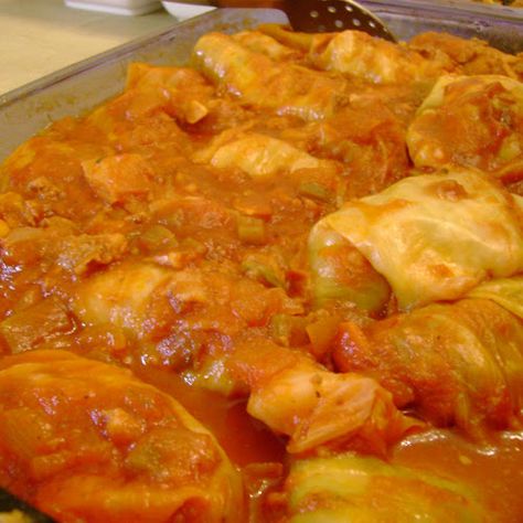 Stuffed Cabbage Rolls (Galumpkis) - What's Cookin, Chicago Galumpkis Polish, Stuffed Cabbage Rolls Stove Top, Galumpki Recipe Cabbage Roll, Galumpki Recipe, Turkey Cabbage Rolls, Turkey Cabbage, Arabic Food Recipes, Eating Mindfully, Zombie Food