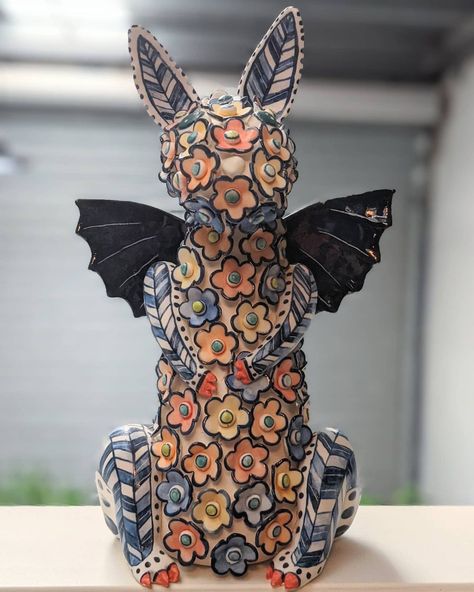 🌟Vipoo Srivilasa🌟 on Instagram: “A flying kangaroo! 😂😂 #VipooSrivilasa #vipooart” Vipoo Srivilasa, Ceramic Artists, Kangaroo, Ceramic Sculpture, Sculpture, Ceramics, Instagram, Art