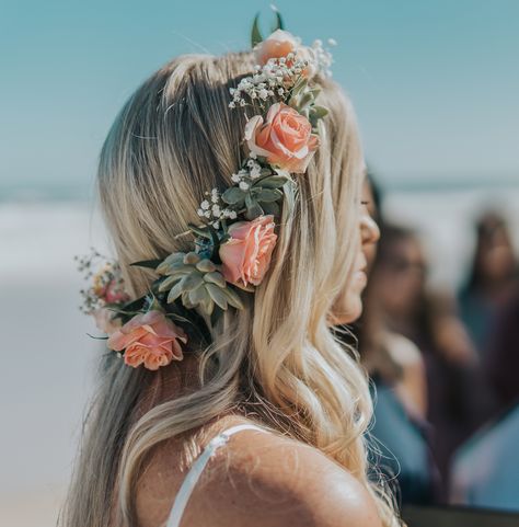 Flower Crown Beach, Beach Wedding Florida, Beach Wedding Headpieces, Daytona Beach Wedding, Bride Hair Flowers, Bridal Vibes, Wedding Hair Flower Crown, Baby Breath Flower Crown, Digital Wave