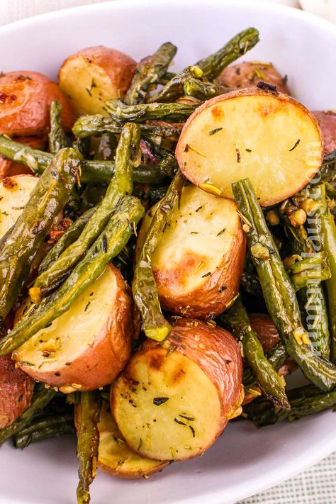 Roasted Green Beans and Potatoes are easy to make and the perfect side dish for family dinners or holiday gatherings. Red Potato And Green Beans Recipes, Roasted Red Potatoes And Green Beans, Roasted Green Beans And Potatoes, Roasted Potatoes And Green Beans, Beans And Potatoes, Best Vegetable Recipes, Potatoes And Green Beans, Healthy Whole Food Recipes, Roasted Baby Potatoes