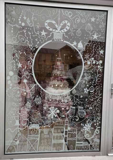 Christmas Window Displays Retail Store Fronts, Xmas Window Painting, Winter Window Painting Ideas, Holiday Window Painting, Winter Window Display, Painted Window Art, Christmas Window Painting, Holiday Window Display, Window Display Retail