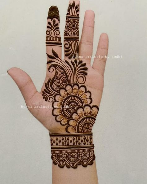 Cone Designs For Hands, Indian Mehndi Design, Bridal Henna Design, Beautiful Simple Mehndi Design, Easy Mehndi Designs, Mehndi Design Simple, Bridal Mehndi Design, Indian Mehndi, Simple Mehendi Designs