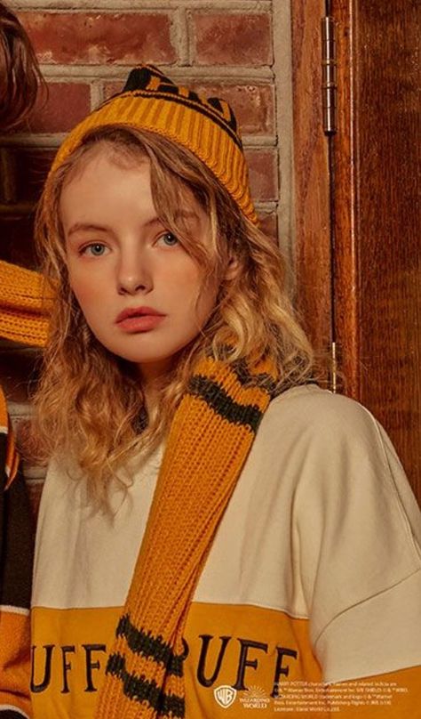 Hufflepuff Face Claims, Hufflepuff Pfp Aesthetic, Helga Hufflepuff, Hannah Abbott, Hufflepuff Girl, Blonde Hufflepuff, Helga Hufflepuff Aesthetic, Hufflepuff Characters, Hannah Abbott Fan Cast