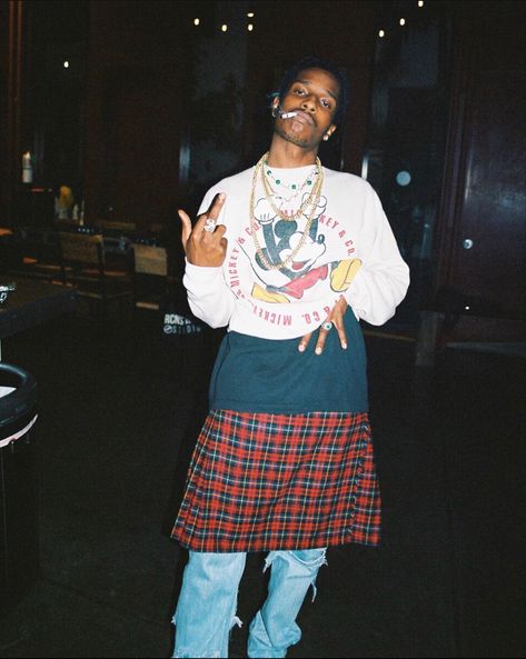 ⋆ 𝙥𝙞𝙣𝙩𝙚𝙧𝙚𝙨𝙩 ┊ manurentroia ⋆ Asap Rocky Outfits, Asap Rocky Fashion, Scottish Skirt, Lord Pretty Flacko, Men Wearing Skirts, Pretty Flacko, Asap Rocky, Hip Hop Culture, Streetwear Men Outfits