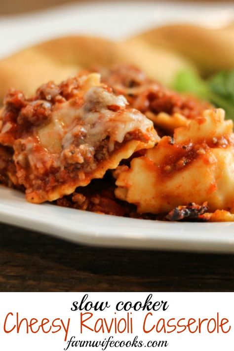 Crockpot Baked Ravioli, Ravioli Bake Crockpot, Italian Potluck Ideas Slow Cooker, Crockpot Ravioli Casserole Recipe, Crock Pot Ravioli Casserole, Ravioli Casserole Crockpot, Ravioli In The Crockpot, Crockpot Ravioli Recipes, Casserole Crockpot Recipes Dinners