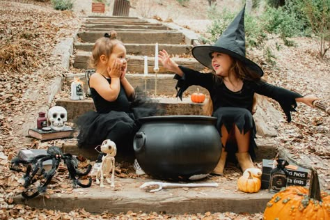 Siblings Halloween Photoshoot, Sibling Halloween Photoshoot Ideas, Halloween Mini Shoot Ideas, Halloween Birthday Picture Ideas, Toddler Witch Photoshoot, Kids Witch Photoshoot, Halloween Mini Session Studio, Kids Spooky Photoshoot, Baby Witch Photoshoot