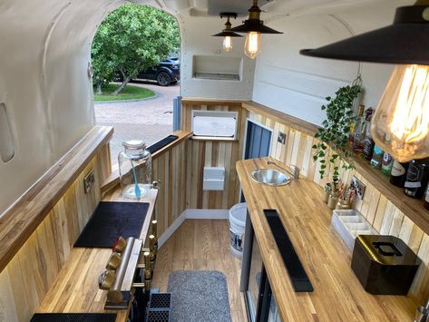 Horsebox Interior Ideas, Horse Box Bar, Cafe Cruiser, Horsebox Conversion, Metals Project, Beverage Trailer, Craft Trailer, Traveling Bar, Mobile Bartender