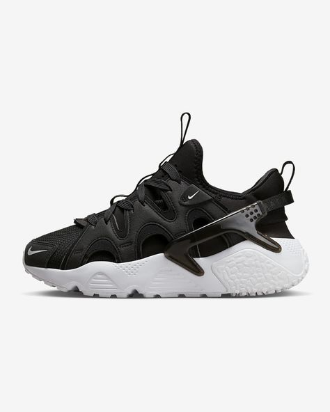 Craft Outfit, Nike Air Huarache Craft, Black Huarache, Basket Nike, Navy Sneakers, Nike Air Huarache, Air Huarache, Ski Boots, Triple Black