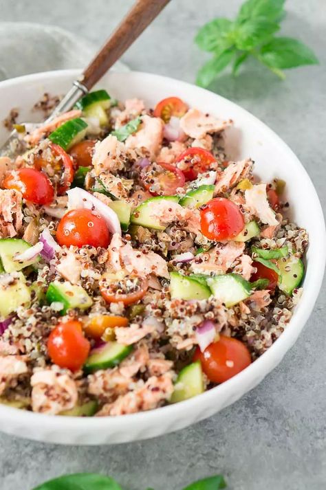 Smoked Salmon Quinoa Bowl, Salmon With Quinoa Salad, Salmon Quinoa Bowl Healthy, Quinoa Salad With Salmon, Tuna Quinoa Salad, Quinoa Tuna Salad, Epic Salads, Recipes With Salmon, Quinoa Salmon