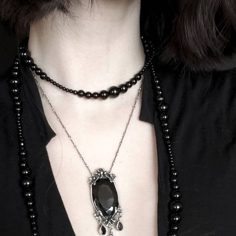 Ally Purugganan, Witchy Accessories, Accessories Goth, Necklaces And Rings, Talisman Jewelry, Witchy Jewelry, Dark Beauty, Coven, Dark Aesthetic