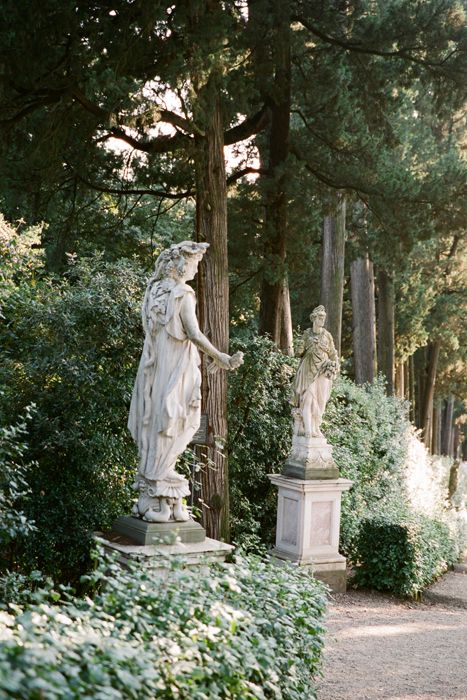 — Boboli Gardens in Florence Boboli Gardens, Italy Photography, Florence Italy, Pretty Places, Italy Travel, Secret Garden, Beautiful Gardens, In The Middle, A Garden