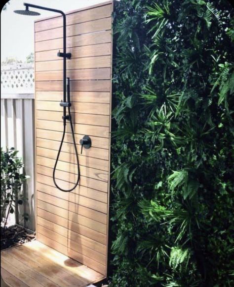 Outdoor Bathroom Design Ideas, Outdoor Shower Ideas, Outside Showers, Outdoor Shower Enclosure, Outdoor Bathroom Design, Pool Shower, Garden Shower, Outdoor Bathrooms, Casa Exterior