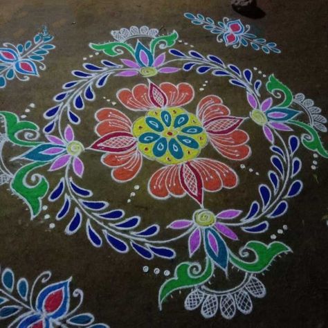 Round Kolam Designs, Margali Kolam Simple, Mugullu Rangoli Designs For New Year, Simple New Year Rangoli Designs, Free Hand Rangoli Designs With Colours, New Year Muggulu Designs, Rangoli Kolam Designs With Colour, Unique Rangoli Designs Beautiful, Simple Muggulu Designs