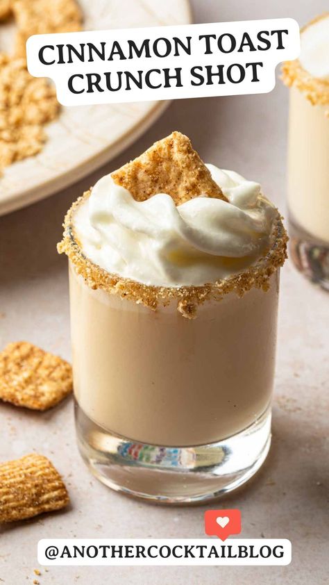 Made with RumChata cream liqueur and Fireball whiskey, this cinnamon toast crunch shot tastes just like a bowl of the popular breakfast cereal. Garnish with crushed cereal pieces and whipped cream to take this shot to a new level. Cinnamon Toast Crunch Shots, Cinnamon Toast Crunch Drink, Cinnamon Toast Crunch Shot, Fireball Drinks, Cinnamon Schnapps, Fireball Whiskey, Pudding Shots, Happy Drink, Cinnamon Toast Crunch