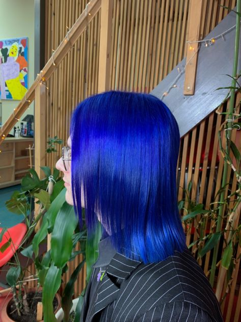 Dark Electric Blue Hair, Cobalt Blue Hair, Blue Hair Tumblr, Blonde Hair Short, Electric Blue Hair, Blue Underneath, Blue Hair Aesthetic, Bright Blue Hair, Short Blue Hair