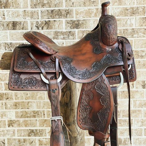 Western Hot seat saddle 16" buffalo chestnut drum dye finished on Eco-leather. Ranch Saddle, Hot Seat, English Saddle, Western Saddle, Horse Saddles, Horse Tack, Survival Gear, Old English, Chestnut