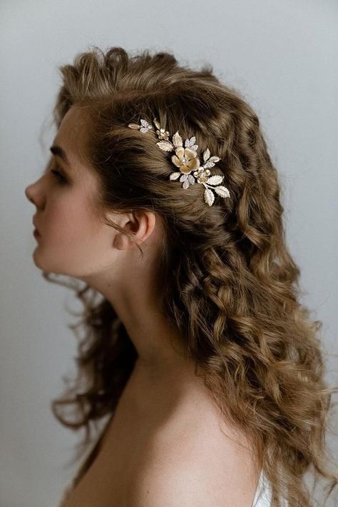 2c Wedding Hairstyles, Curly Bridal Hair, Leaf Hair Piece, Wedding Hair Pin, Wedding Hairstyles And Makeup, Flower Headpiece Wedding, Headpiece Wedding Hair, Wedding Hair Head Piece, Floral Hair Pieces