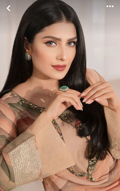 Ayeza Khan Pics, Ayeza Khan Dresses, Bridal Dpz, Ushna Shah, Eyes Images, Aiza Khan, Beautiful Eyes Images, Love Memories, Iqra Aziz