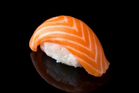 Sake Sushi, Japanese Food Photography, Salmon Nigiri, Conveyor Belt Sushi, Sushi Nigiri, Nigiri Sushi, Sushi Night, Norwegian Food, Food Art Photography