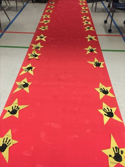 Red Carpet School Theme, Red Carpet Graduation Theme Preschool, Red Carpet Graduation Theme, Red Carpet Kids Party, Diy Red Carpet, Preschool Graduation Decorations, Red Carpet Graduation, Preschool Graduation Theme, Red Carpet Theme Party