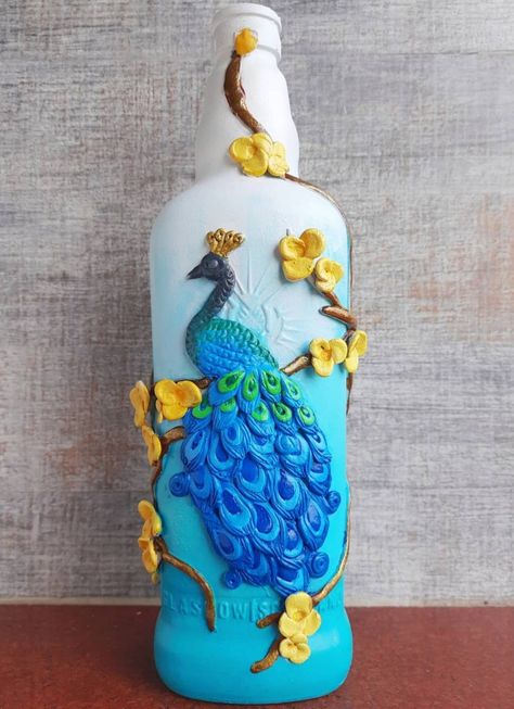 Bottle art Art On Glass Bottle, Detergent Bottle Crafts, Clay Peacock, Bottle Art Projects, Pot Craft, Air Clay, Paper Crafts Magazine, Pot Painting, Diy Bowl