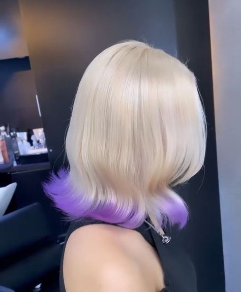 Blonde Hair With Purple Tips, Hair Dip Dye, Dipped Hair, Make Up Tut, Dyed Tips, Purple Tips, Creative Hair Color, Dyed Hair Inspiration, Hair Things