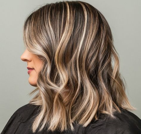 Light up your look effortlessly! Dive into low-maintenance highlights. Ready to wow? Click now! Hair Blonde Highlights Lowlights, Highlighting Techniques, Blonde Highlights On Dark Hair, Girl Hair Dos, Neutral Blonde, Dip Dye Hair, Short Dark Hair, Highlights Lowlights, Dark Hair With Highlights