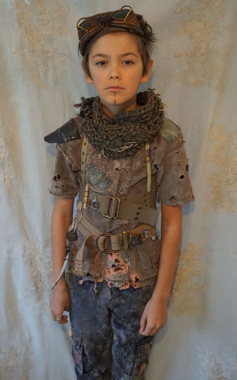 Zombie Apocalypse Outfits, Lost Boys Costume, Apocalypse Costume, Steampunk Kids, Apocalypse Outfit, Peter Pan Costumes, Peter Pan Costume, Halloween City, Post Apocalyptic Costume