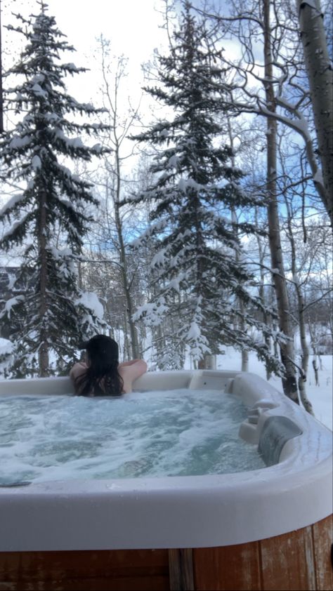 Hot Tub In Snow Aesthetic, Hottub Snow Pics, Hot Tub Winter Pics, Snow Hot Tub Pictures, Winter Hot Tub Pictures, Snow Hot Tub, Winter Jacuzzi, Hot Tub Snow, Winter Vision Board