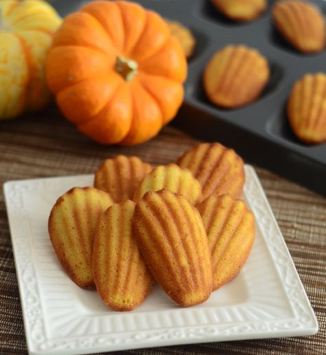 Pumpkin Madeleines Madeline Cookies Recipe, Madelines Recipe, Madeline Cookies, Madeleine Recipe, Madeleine Cookie, Leftover Pumpkin, Good Recipe, Fall Cooking, Time After Time