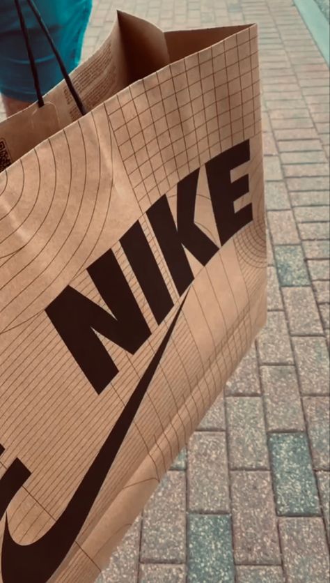 Shopping Bags Astethic, Nike Store Aesthetic, Nike Shopping Bag Snapchat, H&m Shopping Bag Snapchat, Lots Of Shopping Bags Aesthetic, Nike Ambassador, Nike Company, Nike Shopping, Neat Casual Outfits