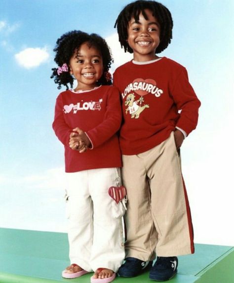 Skai Jackson Kids Swag, Old Disney Channel Shows, Board Themes, Throwback Pic, Aaliyah Pictures, Old Disney Channel, Natural Hair Bun Styles, Skai Jackson, Friendship Photoshoot