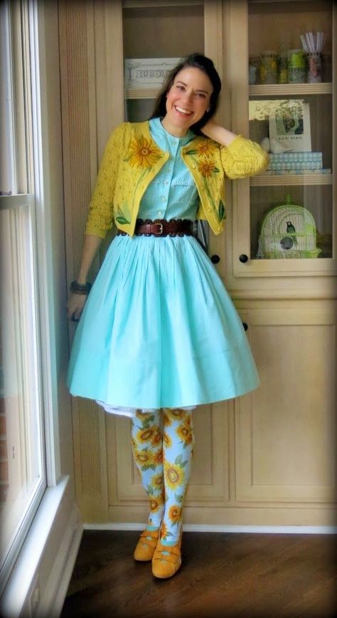 van Gogh sunflowers outfit Miss Frizzle Inspired Outfits, Quirky Art Teacher Aesthetic, Sunflower Sweater, Art Teacher Outfits, Sunflower Outfit, Sweater Tights, Cassie Stephens, Net Tights, Teacher Wear