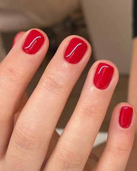 Christmas Color Nails Gel, Red Gel Polish Short Nails, Super Short Red Nails, Short Red Manicured Nails, Short Rounded Red Nails, Vintage Red Manicure, Timeless Nails, Red Short Nails, Short Red Nails